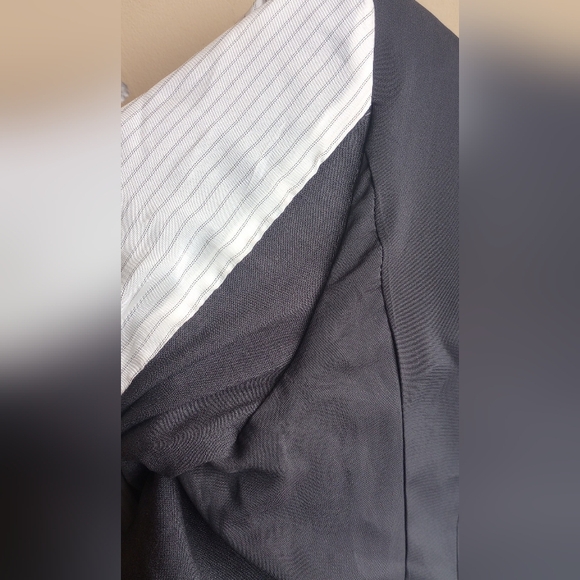 BCBG MaxAzria Charcoal Blazer Small - Picture 9 of 10